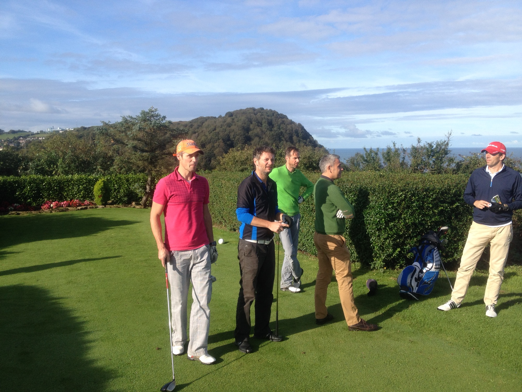 Groep op coastal tee